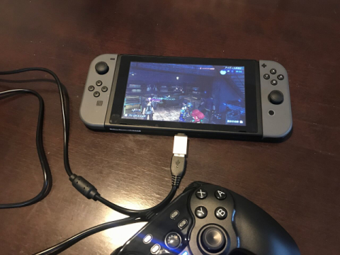 Nintendo Switch有線コントローラーの繋ぎ方。テーブルモード、PS4 